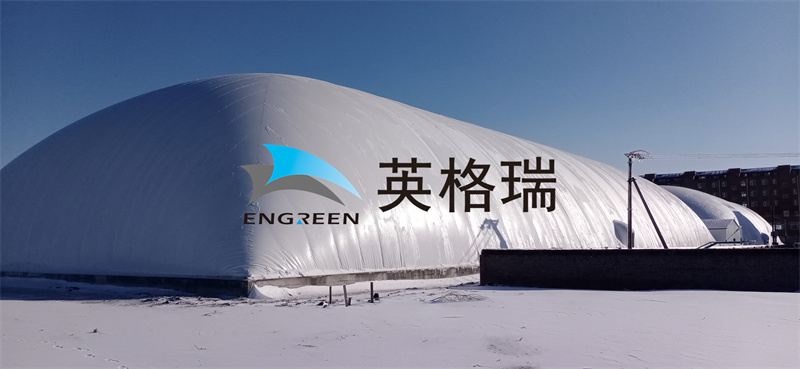 氣膜建筑具有造價合適、通風(fēng)良好、保溫效果好的諸多優(yōu)勢